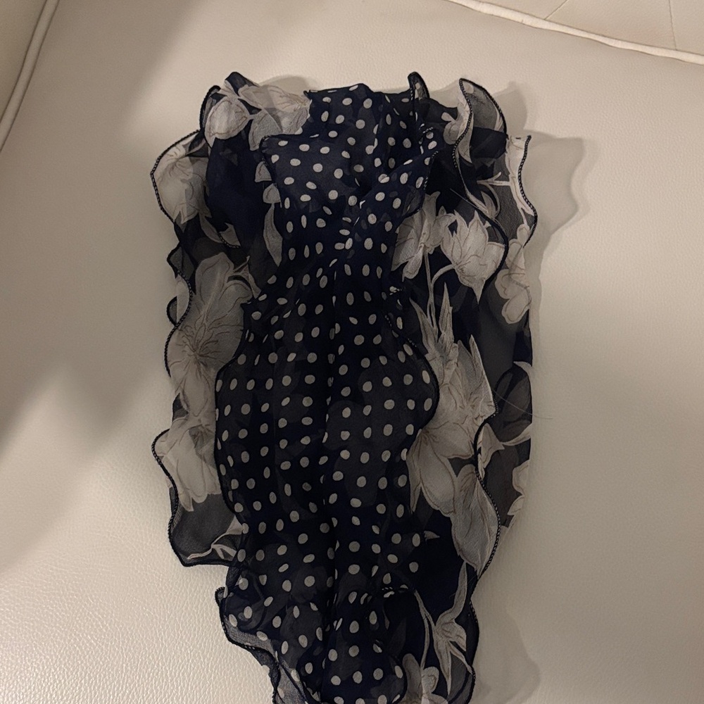 Lauren Ralph Lauren Floral 💯 Silk Scarf Black and Cream, polka dots - Picture 7 of 15